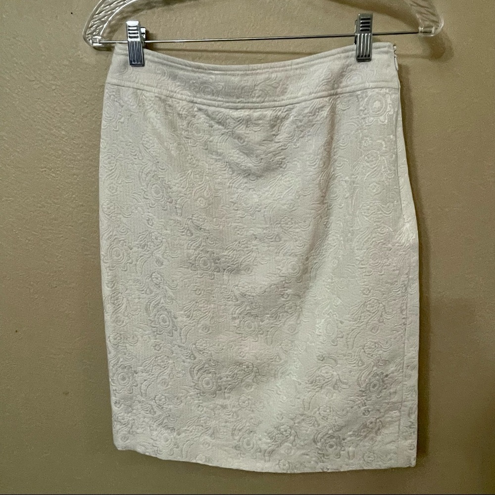 Ann Taylor sz 8 Ivory Cream Embossed Patterned Classic Side Zip Pencil Skirt
